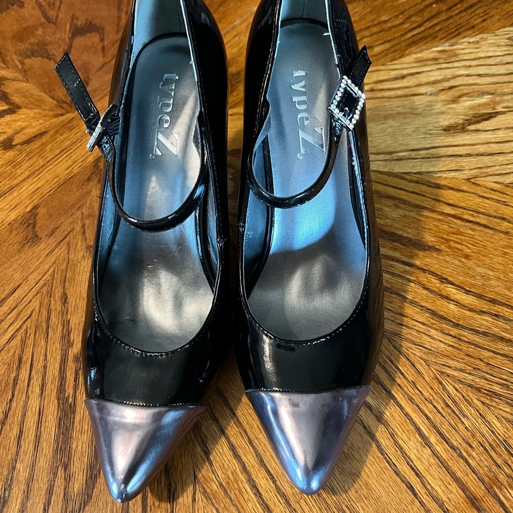 Type Z two toned heels 9m